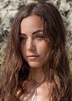 Мелани Павола