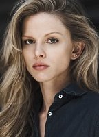 Скарлетт Берк