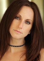 Аманда Бартон