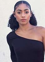 Челси Таварес