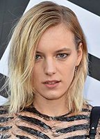 Г-жа Эрика Линдер