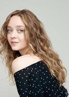 Мадлен Артур