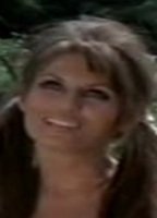 Нина Яноуска