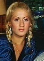 Скарлетт Драмис