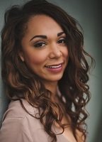 Сара Холлис