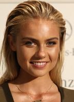 Элайза Ноулз