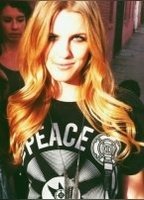 Холли Докер