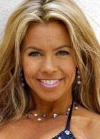 Дженнифер Микели