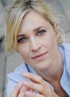 Николь Эрнст