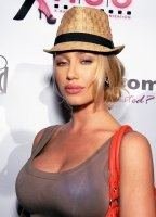 Николь Энистон