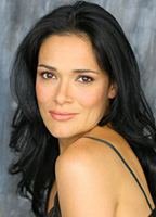 Симона Кесселл