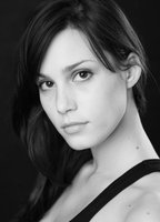 Лили Робинсон