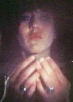 Эдриенн Макклив