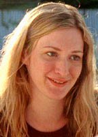 Келли Хатчинсон