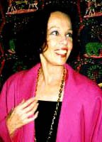 Лесли Карон