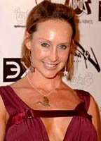 Лола Дэвидсон