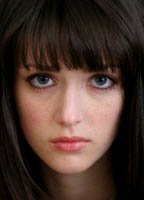 Николь Уивер