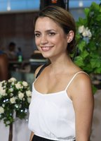 Джессика Тови