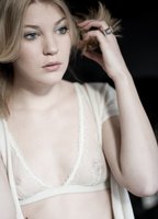 Мона Вальравенс