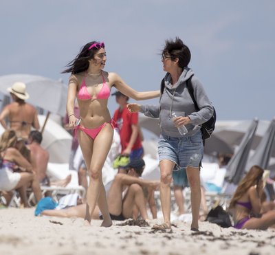 Лурдес Леон