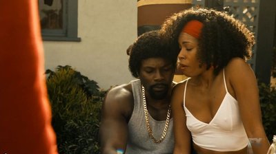 Анджела Льюис