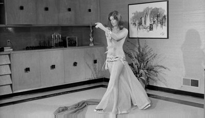 Элейн Поулос