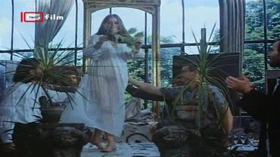 Моника Кристова