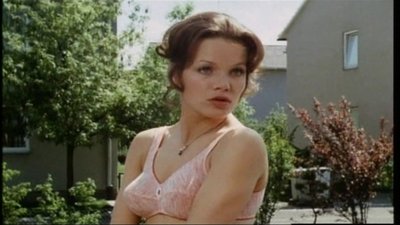 Клаудия Хёлль