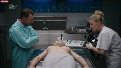 Натали Бускомб