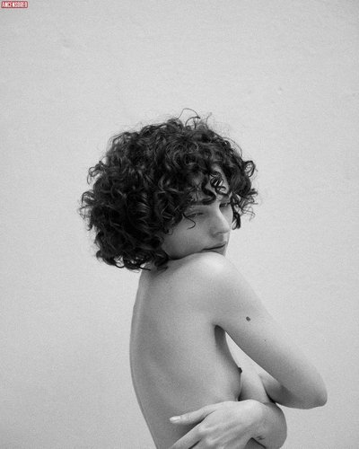 Джулия Конрад