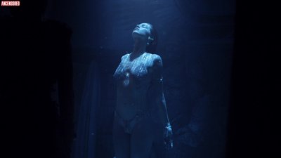 Кэти Луиза Сондерс