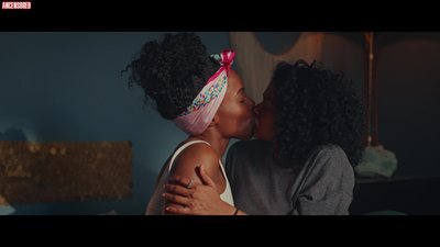 Ребекка Наоми Джонс