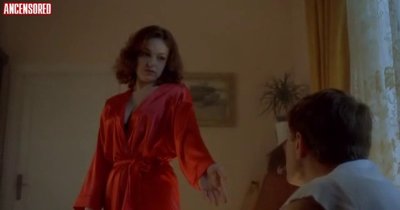 Мара Николеску