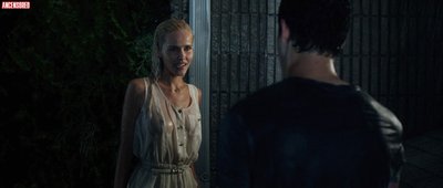 Изабель Лукас