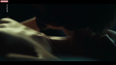 Сара Жиродо