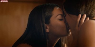 Девин Некода