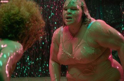 Бритни Янг)