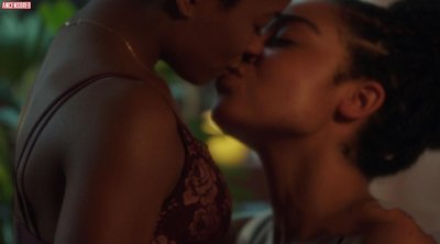 Алексис Флойд