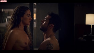 Тори Троубридж