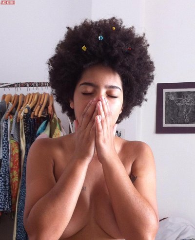 Элис Менезес