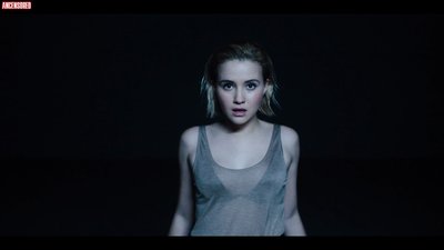 Джулия Гольдани Теллес