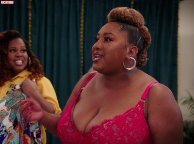 Эшли Николь Блэк