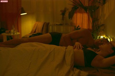 Анаис Томас