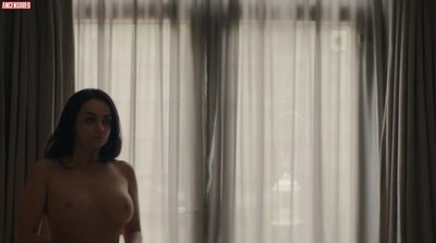 Хейли Сквайрс