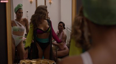 Хейли Сахар