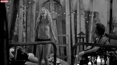 Джина Брамхилл