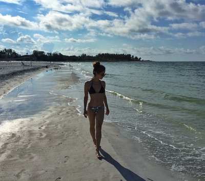 Брук Лайонс