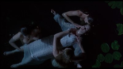 Элль Макферсон