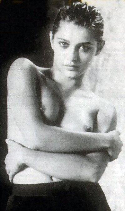 Эмма Де Конес