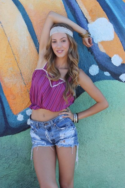 Наташа Холл